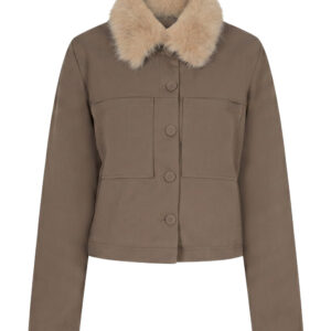 Red Button Jacket & fur color, Bruin
